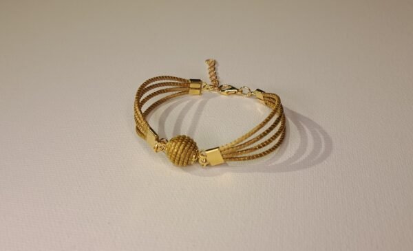 Bracelet artisanal en capim dourado, l’or végétal du Brésil