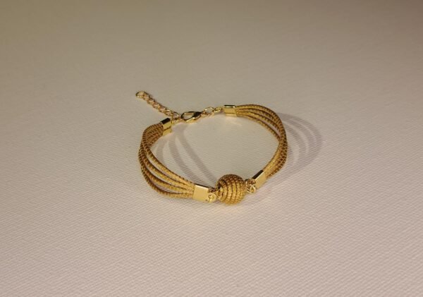 Bracelet artisanal en capim dourado, l’or végétal du Brésil