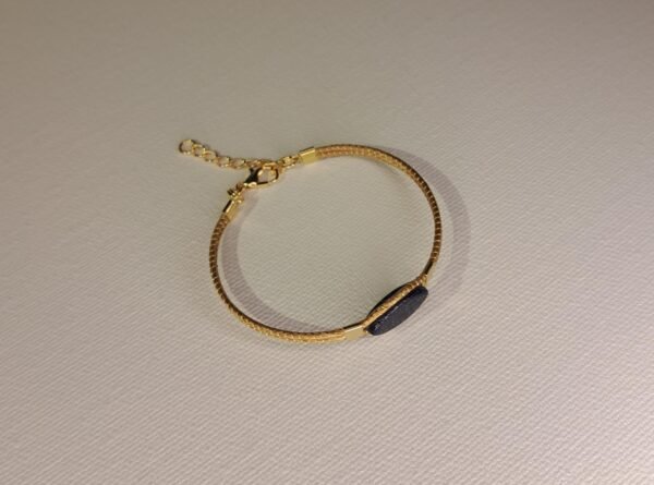 Bracelet artisanal en capim dourado, l’or végétal du Brésil
