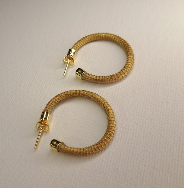 Boucles d'oreilles artisanales en capim dourado, l’or végétal du Brésil