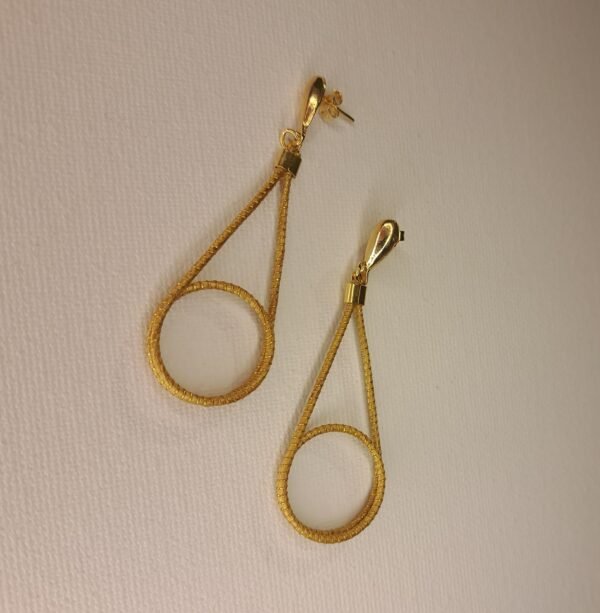 Boucles d'oreilles artisanales en capim dourado, l’or végétal du Brésil