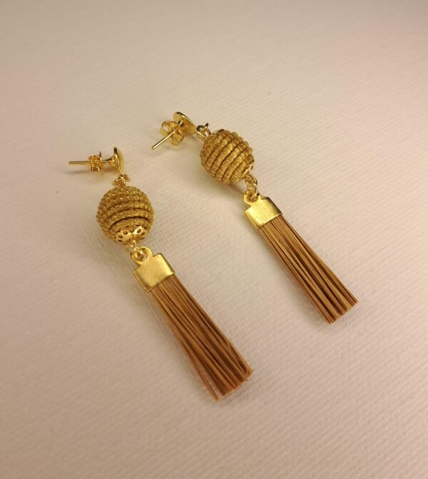 Boucles d'oreilles artisanales en capim dourado, l’or végétal du Brésil