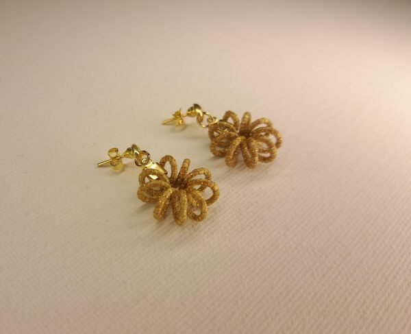 Boucles d'oreilles artisanales en capim dourado, l’or végétal du Brésil