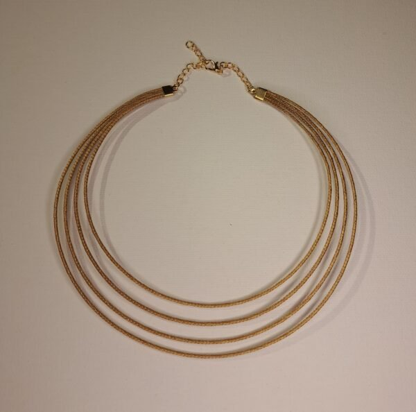Collier artisanal en capim dourado, l’or végétal du Brésil