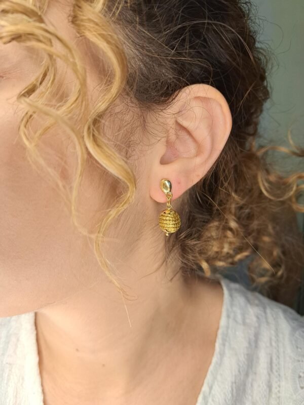 Boucles d'oreilles artisanales en capim dourado, l’or végétal du Brésil