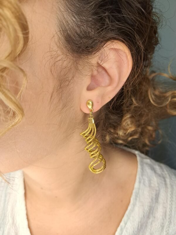 Boucles d'oreilles artisanales en capim dourado, l’or végétal du Brésil