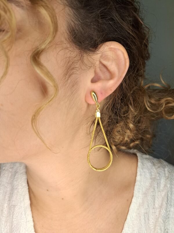 Boucles d'oreilles artisanales en capim dourado, l’or végétal du Brésil