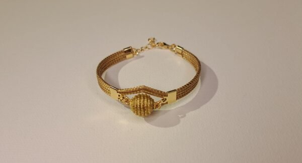 Bracelet artisanal en capim dourado, l’or végétal du Brésil