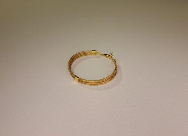 Bracelet artisanal en capim dourado, l’or végétal du Brésil