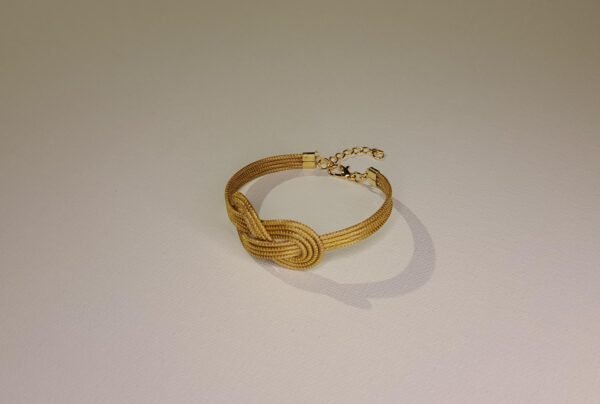 Bracelet artisanal en capim dourado, l’or végétal du Brésil