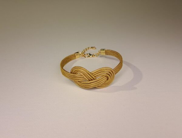 Bracelet artisanal en capim dourado, l’or végétal du Brésil