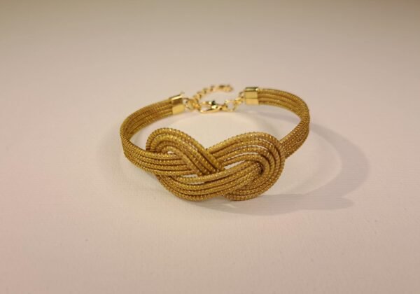 Bracelet artisanal en capim dourado, l’or végétal du Brésil