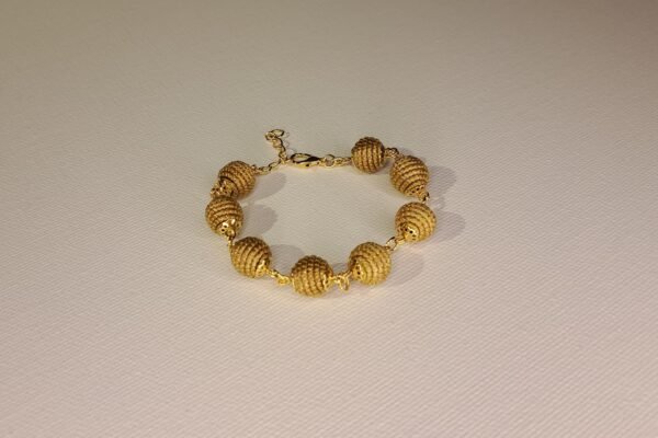 Bracelet artisanal en capim dourado, l’or végétal du Brésil