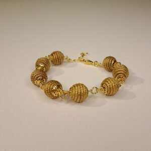 Bracelet artisanal en capim dourado, l’or végétal du Brésil