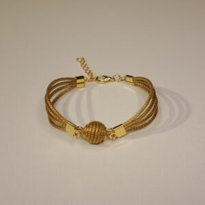 Bracelet artisanal en capim dourado, l’or végétal du Brésil