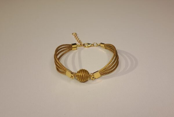 Bracelet artisanal en capim dourado, l’or végétal du Brésil