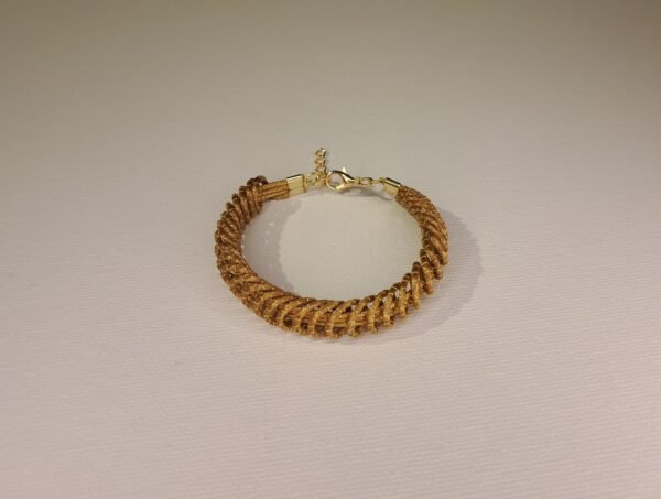 Bracelet artisanal en capim dourado, l’or végétal du Brésil