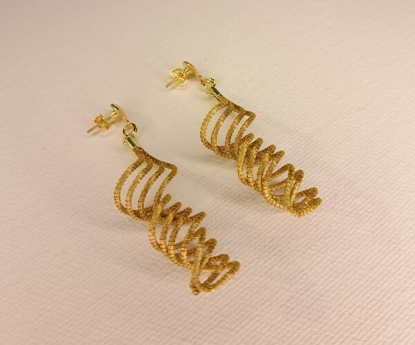 Boucles d'oreilles artisanales en capim dourado, l’or végétal du Brésil