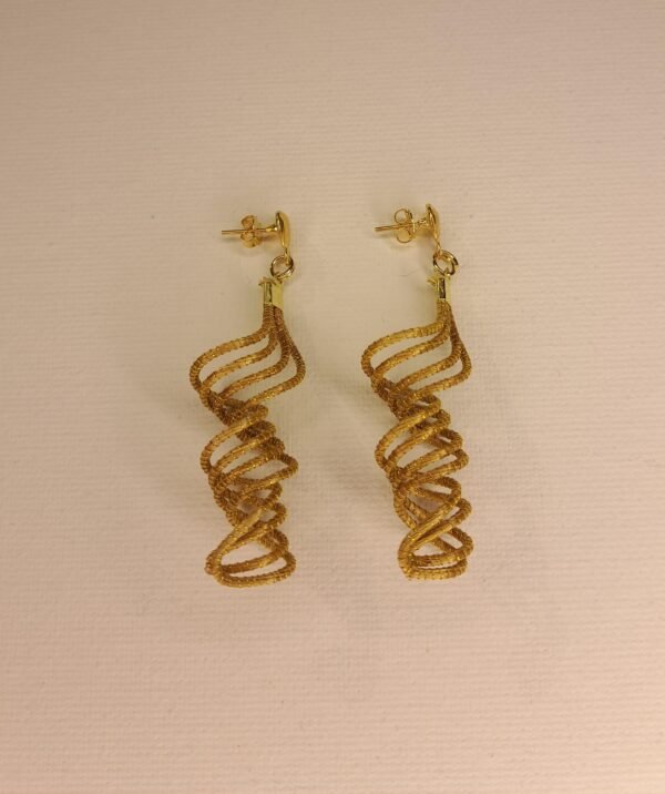 Boucles d'oreilles artisanales en capim dourado, l’or végétal du Brésil