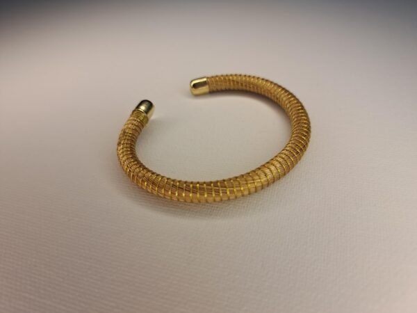 Bracelet artisanal en capim dourado, l’or végétal du Brésil