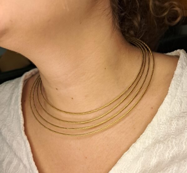 Collier artisanal en capim dourado, l’or végétal du Brésil