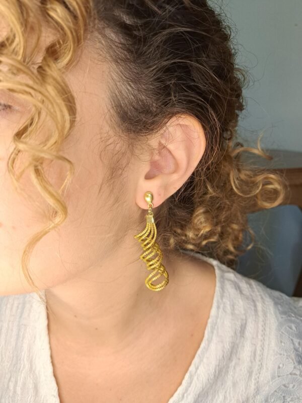 Boucles d'oreilles artisanales en capim dourado, l’or végétal du Brésil