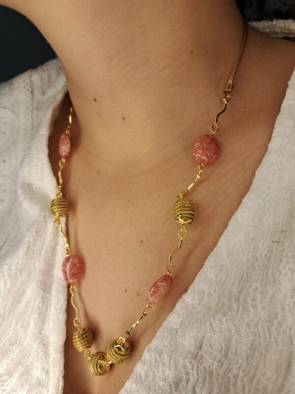 Collier artisanal en capim dourado, l’or végétal du Brésil