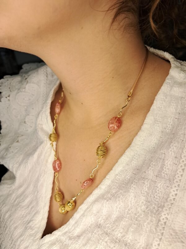 Collier artisanal en capim dourado, l’or végétal du Brésil