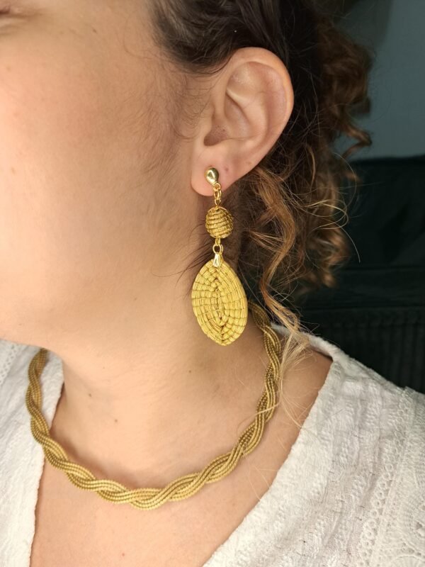 Boucles d'oreilles artisanales en capim dourado, l’or végétal du Brésil