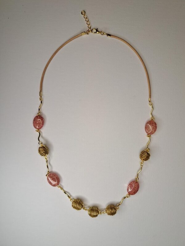 Collier artisanal en capim dourado, l’or végétal du Brésil