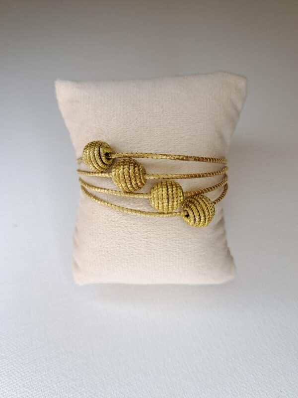 Bracelet artisanal en capim dourado, l’or végétal du Brésil