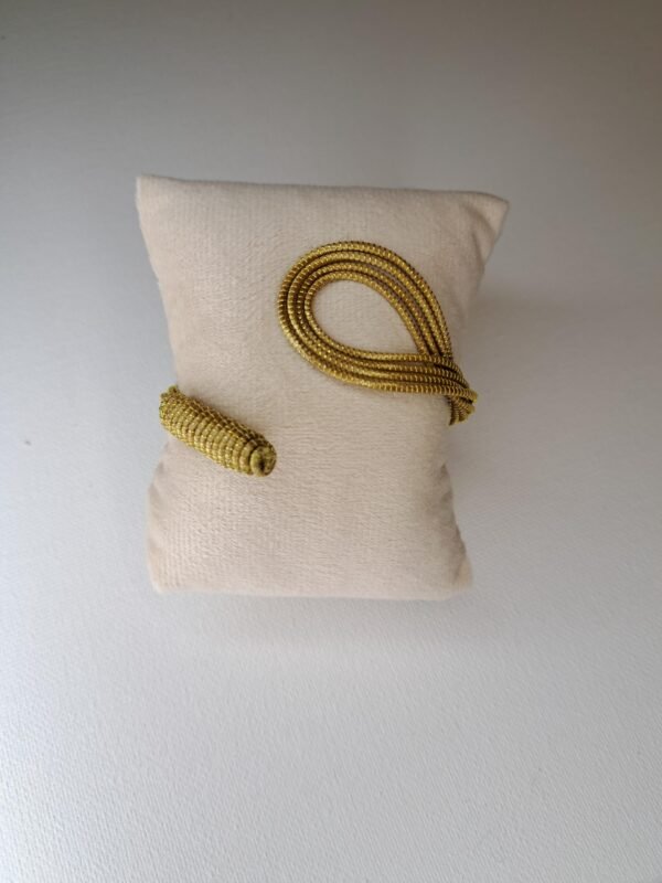 Bracelet artisanal en capim dourado, l’or végétal du Brésil