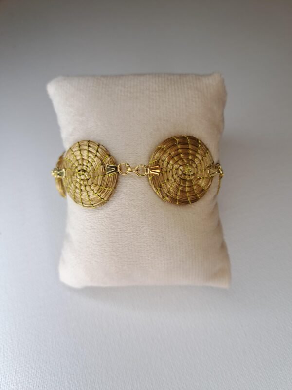 Bracelet artisanal en capim dourado, l’or végétal du Brésil