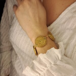 Bracelet artisanal en capim dourado, l’or végétal du Brésil
